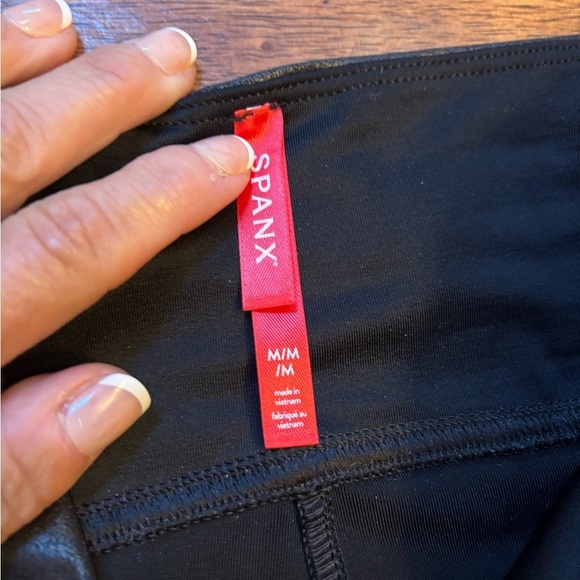SPANX Glossy Black High-Waist Leggings M - Picture 3 of 4
